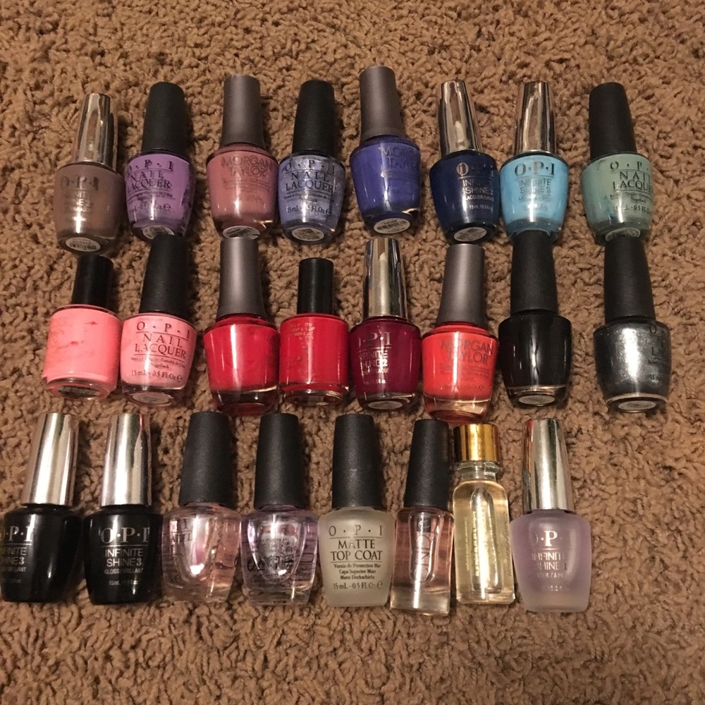 24 professional nail polishes.